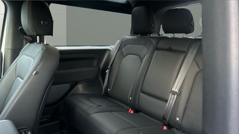 Land Rover Defender 3.0 D250 X-Dynamic SE 90 3dr Auto Diesel Estate